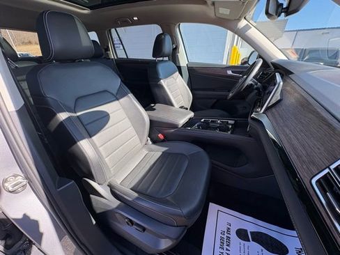 Used 2025 Volkswagen Atlas SEL image 33