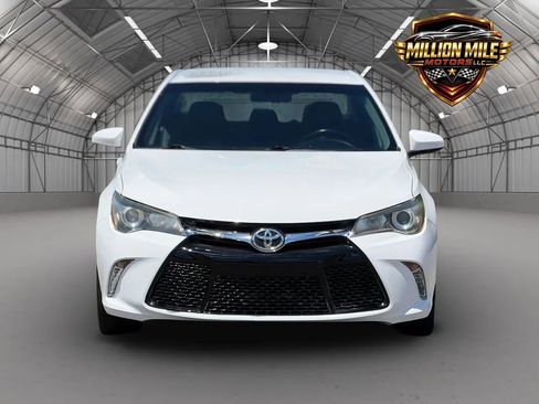 Used 2015 Toyota Camry SE FWD image 5