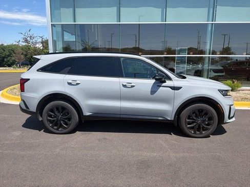 Used 2023 Kia Sorento SX AWD/4WD image 12