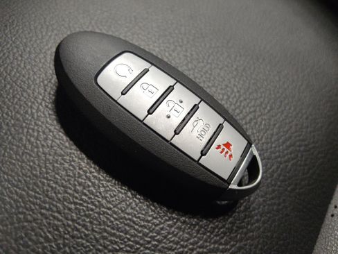 Used 2024 Nissan Altima 2.5 SR w/ SR Premium Package FWD image 32