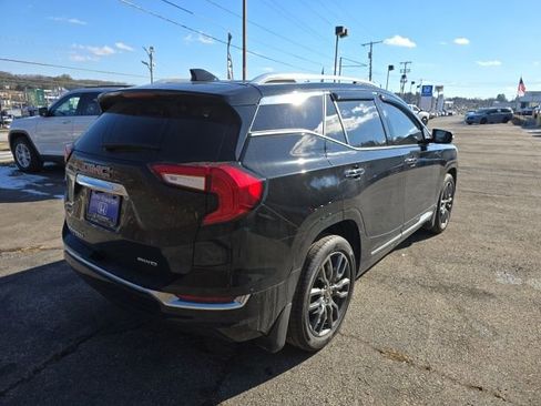 Used 2024 GMC Terrain Denali w/ Black Diamond Edition image 6