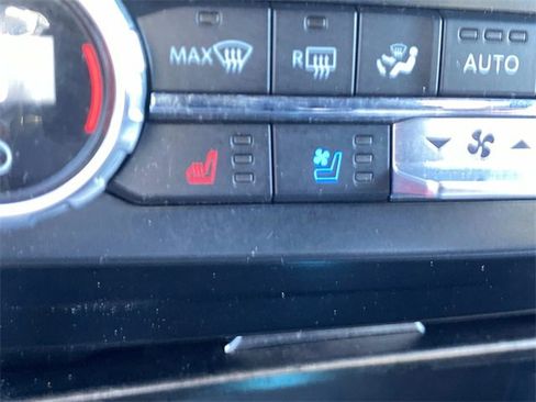 Used 2022 Ford F250 Lariat w/ Black Appearance Package image 28