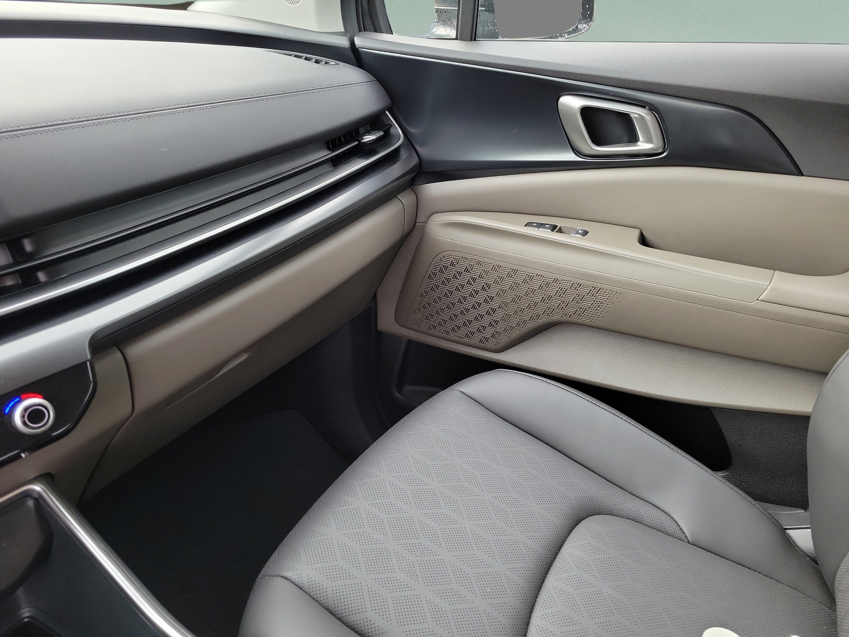 Certified 2026 Kia Carnival FWD image 21