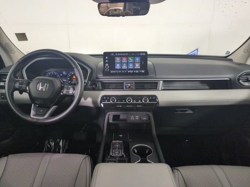 Certified 2025 Honda Pilot Elite image 16