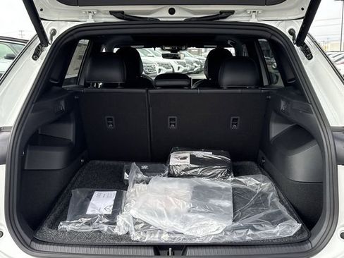 New 2026 Volkswagen Tiguan SE R-Line FWD image 10