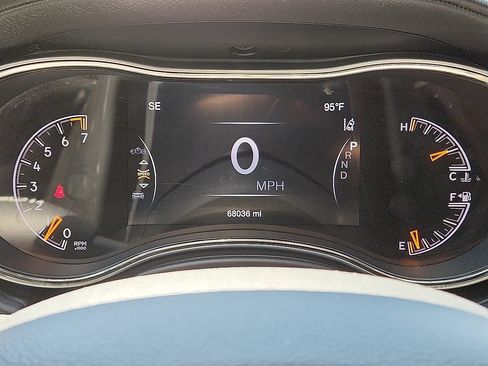 Used 2020 Jeep Grand Cherokee High Altitude RWD image 10
