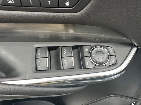 Used 2024 Cadillac XT4 Premium Luxury image 18