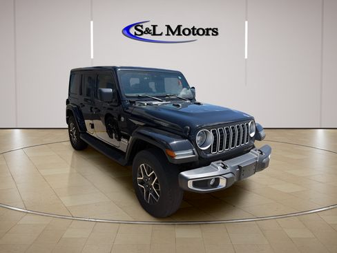 Used 2024 Jeep Wrangler Unlimited Sahara AWD/4WD image 1