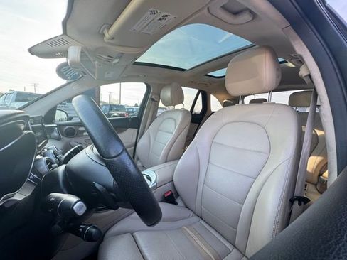 Used 2018 Mercedes-Benz GLC 300 GLC 300 w/ Premium Package image 20