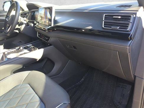 Used 2024 Volkswagen Atlas Cross Sport SEL Premium R-Line image 23