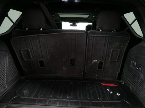 Used 2021 GMC Yukon SLT w/ SLT Premium Package AWD/4WD image 7