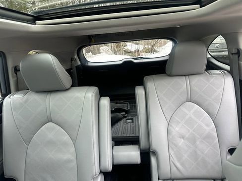 Used 2023 Toyota Highlander Platinum image 42