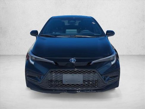 Used 2025 Toyota Corolla XSE image 2