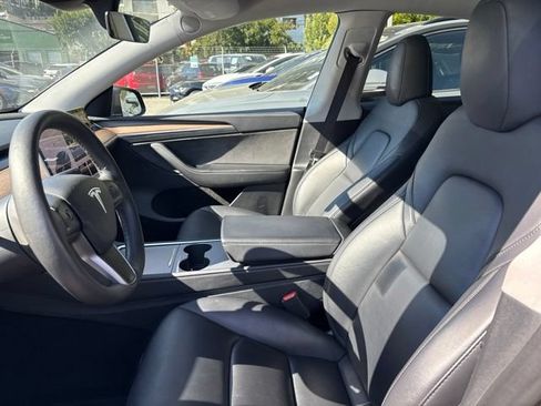 Used 2024 Tesla Model Y Long Range AWD/4WD image 7