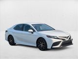 Used 2021 Toyota Camry SE image 3