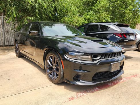 Used 2020 Dodge Charger R/T w/ Blacktop Package RWD image 3