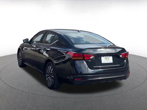 Used 2025 Nissan Altima 2.5 SV image 11