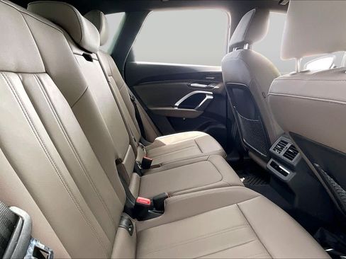 Used 2025 Audi Q5 Premium AWD/4WD image 19