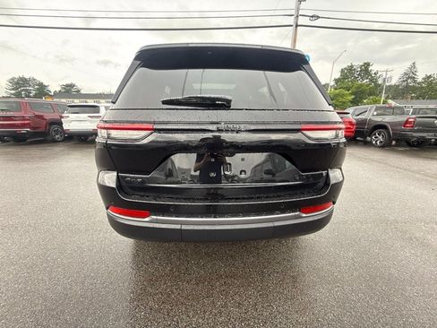 New 2026 Jeep Grand Cherokee Limited w/ Limited Altitude Package AWD/4WD image 4