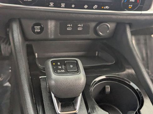 Certified 2025 Nissan Rogue SV FWD image 24