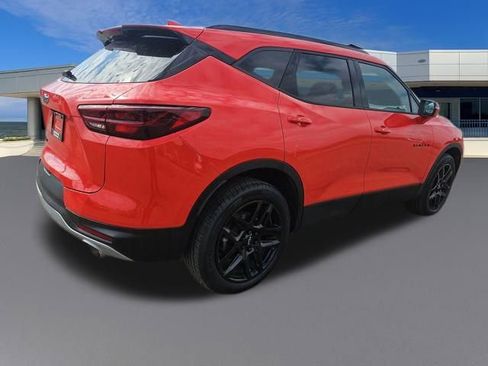 Used 2025 Chevrolet Blazer LT w/ Sound & Technology Package image 6