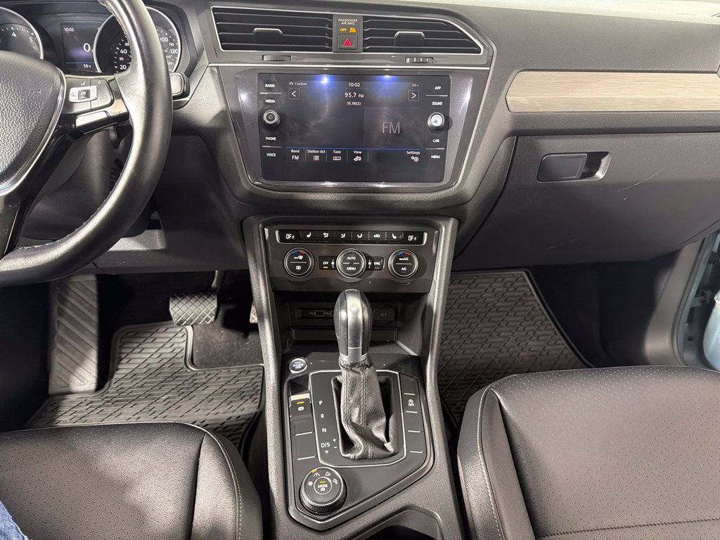 Used 2019 Volkswagen Tiguan SE w/ Panoramic Sunroof Package AWD/4WD image 17