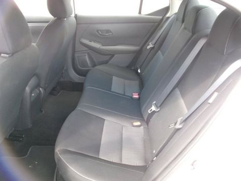 Used 2025 Nissan Sentra SV FWD image 10