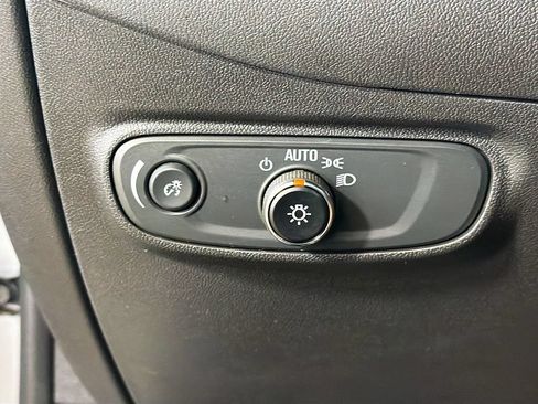 Used 2023 Chevrolet Equinox RS FWD image 12