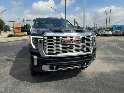 Used 2024 GMC Sierra 3500 Denali w/ Denali Reserve Package AWD/4WD image 3