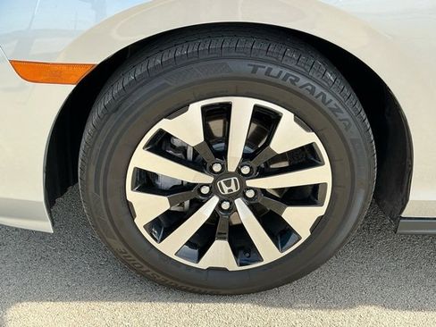 Used 2025 Honda Odyssey EX-L image 5