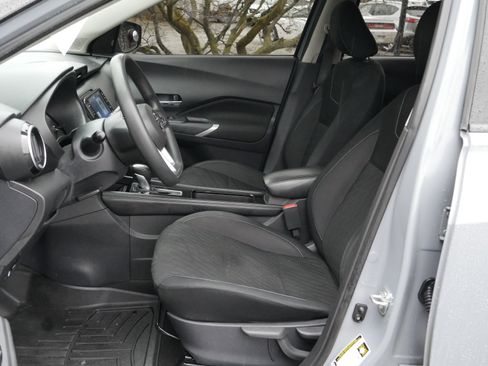 Used 2021 Nissan Kicks SV w/ Exterior Package image 3