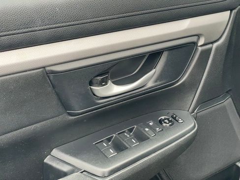 Used 2020 Honda CR-V LX image 12