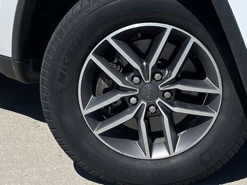 Used 2022 Jeep Grand Cherokee Limited image 9