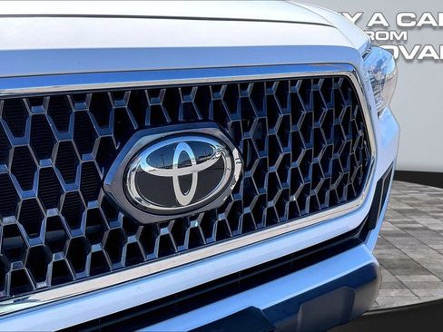 Used 2019 Toyota Tacoma TRD Off-Road w/ TRD Premium Off Road Package AWD/4WD image 28