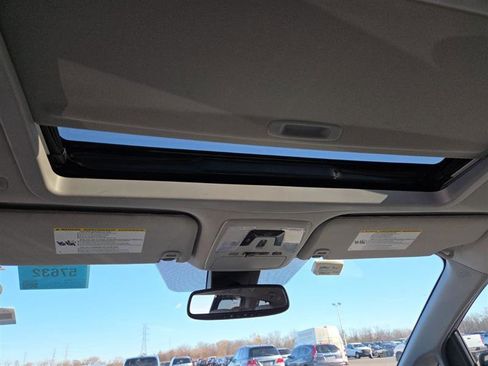 Used 2019 Toyota Sienna XLE w/ XLE Navigation Package image 4