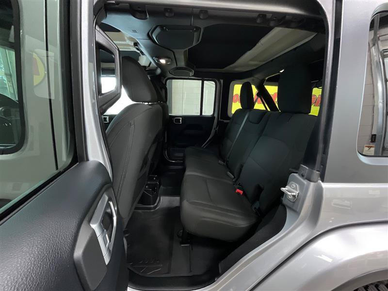 Used 2018 Jeep Wrangler Unlimited Sahara AWD/4WD image 23