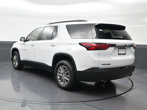 Used 2023 Chevrolet Traverse LT FWD image 3