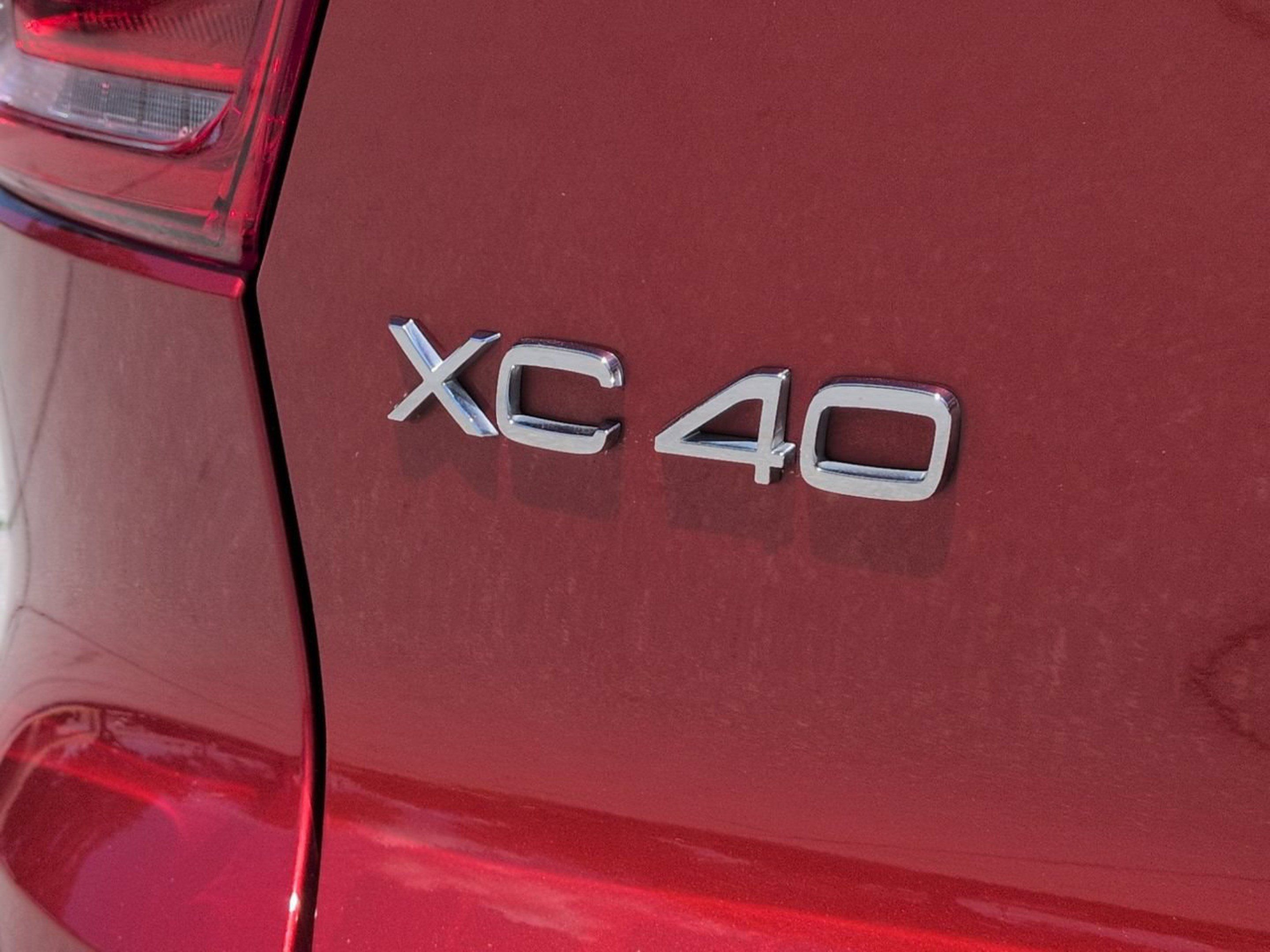 Used 2021 Volvo XC40 T5 Momentum AWD/4WD image 15