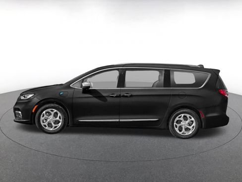 Used 2023 Chrysler Pacifica Touring-L FWD image 8