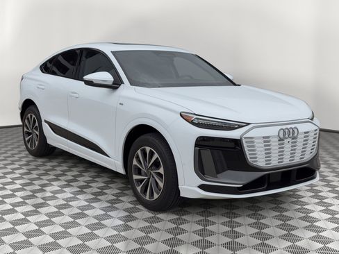 Used 2025 Audi Q6 e-tron Premium Plus w/ Premium Plus image 7