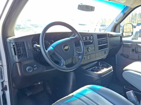 Used 2012 Chevrolet Express 2500 RWD image 3