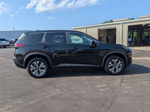 Used 2023 Nissan Rogue SV AWD/4WD image 6