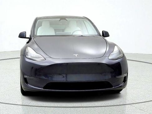 Used 2024 Tesla Model Y Long Range AWD/4WD image 2