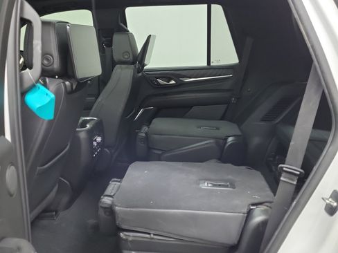 Used 2023 GMC Yukon Denali image 16