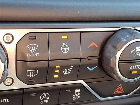 Used 2021 Jeep Wrangler Unlimited Sahara AWD/4WD image 25