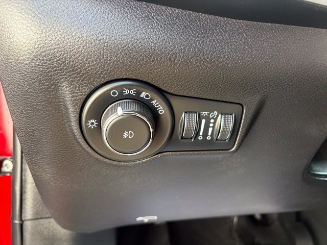 Used 2025 Jeep Compass Latitude AWD/4WD image 28