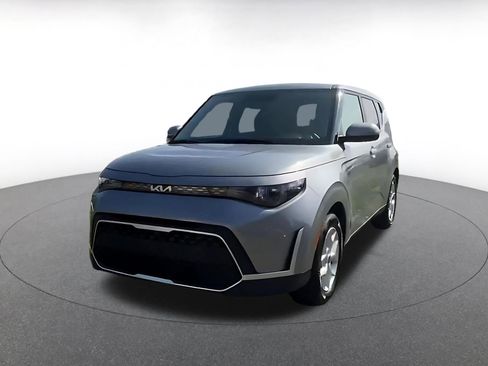 Used 2025 Kia Soul LX w/ LX Technology Package FWD image 15