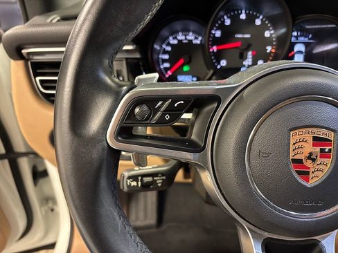 Used 2020 Porsche Macan Base image 31