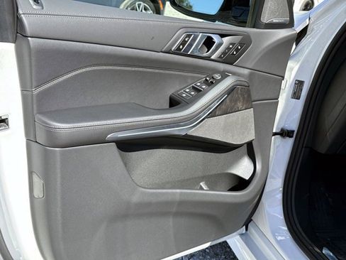 New 2026 BMW X5 xDrive40i w/ M Sport Package image 18