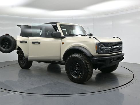 New 2026 Ford Bronco Badlands image 30